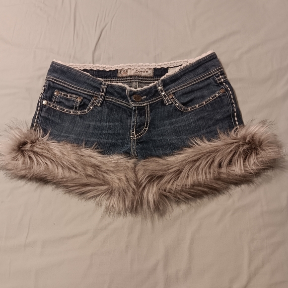 Custom Y2K BKE fur shorts - Picture 3 of 5